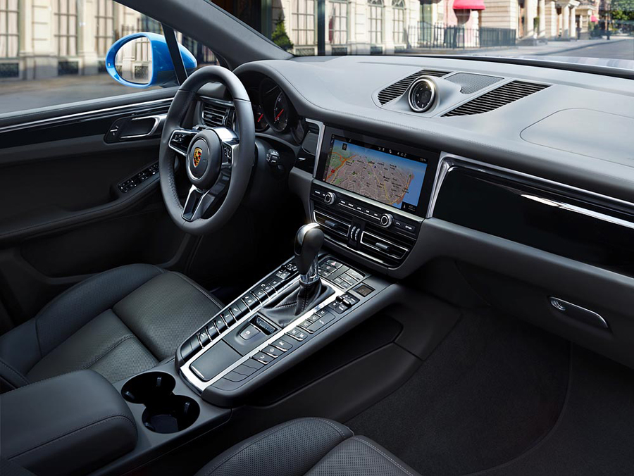 2019 Porsche Macan interior