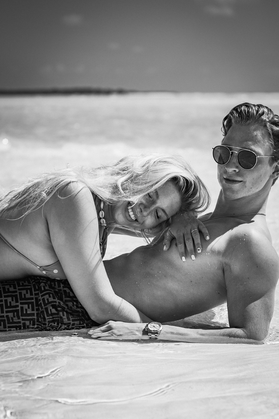 Beach Engagement Photoshoot Poses & Ideas (100s Of Cute Couple Pictures)