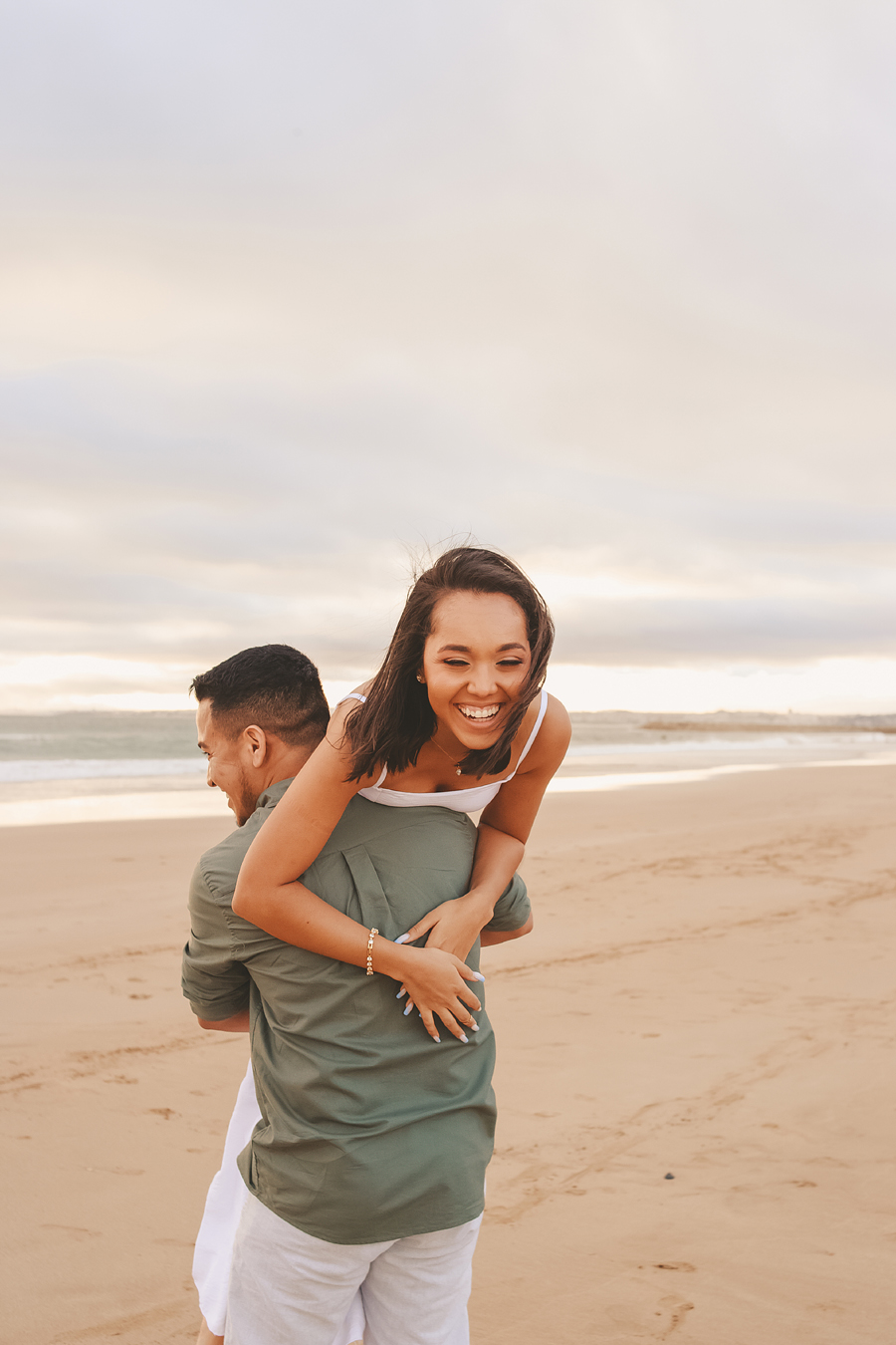 Best Couples Photography Poses 2020 Ideas - 7SEM PAD | Fotos de noivado na  praia, Fotos de casamento na praia, Fotografia de casamento na praia