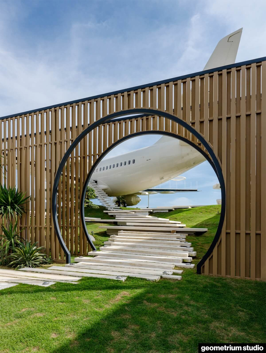 Luxurious Private Jet Villa from a Boeing 737 in Bali