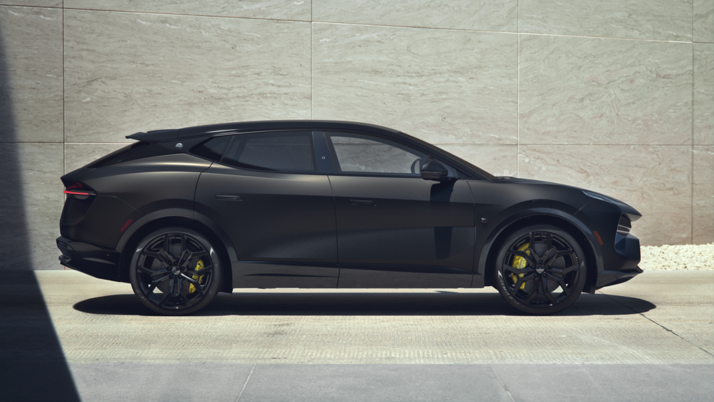 Lotus 900+HP Eletre Carbon Hyper SUV