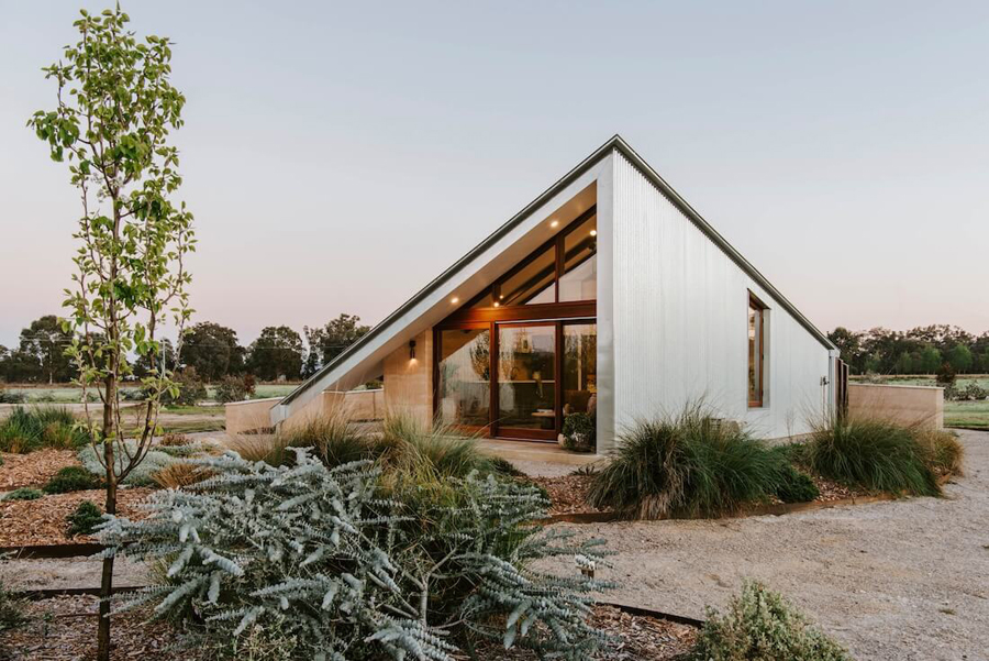 Kavillo Studios Offers Unique Off-Grid Living in Rural NSW