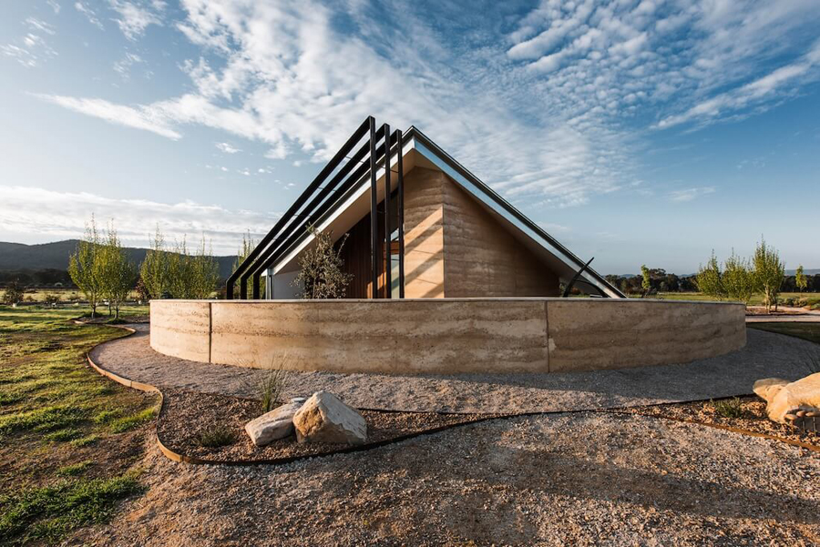 Kavillo Studios Offers Unique Off-Grid Living in Rural NSW