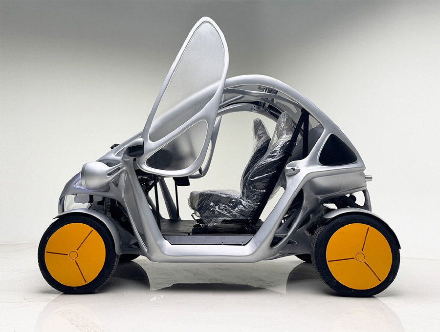 Emotionally Intelligent 3D-Printed Microcar Robo-EV