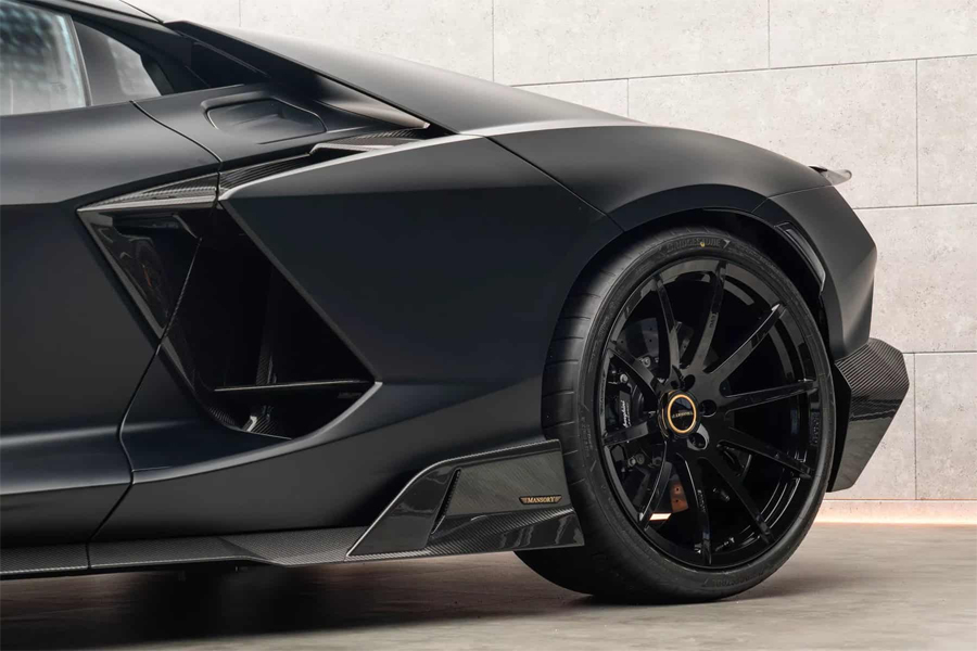 Lamborghini Revuelto Transformed by Mansory