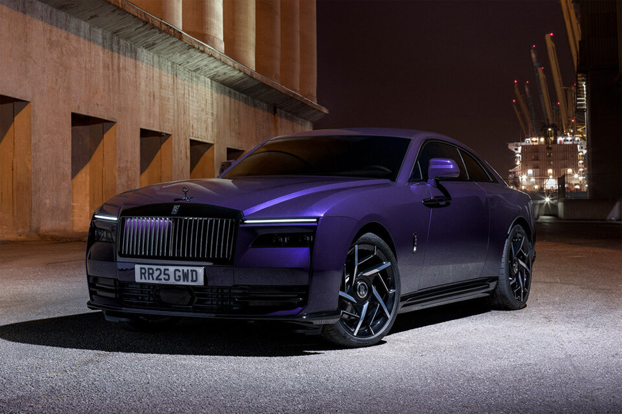 2025 Rolls-Royce Black Badge Spectre EV 